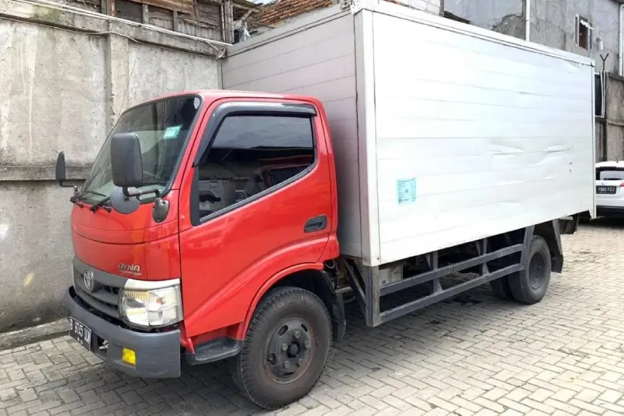 layanan jasa pasang ac truk toyota dyna di Gresik